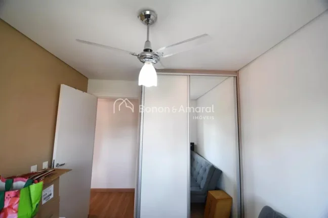 Imagem Localizado no charmoso bairro do Taquaral, este apartamento oferece uma combinação perfeita de con...