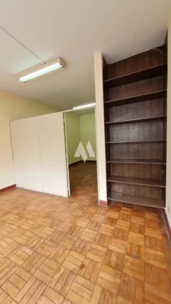 Imagem Prédio Comercial à venda com 4 salas e Estacionamento no Centro de Santos/SP