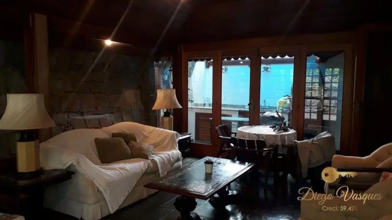 Imagem Casa em Condomínio para Venda em Teresópolis / RJ no bairro Quebra Frascos