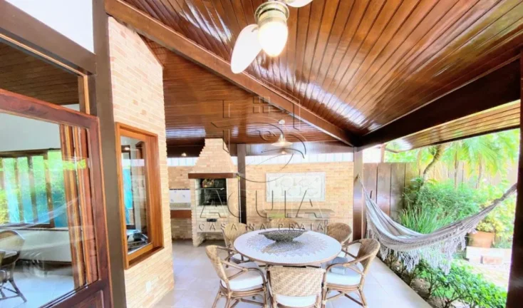 Imagem Casa de condomínio a 150 metros da praia do Lázaro em Ubatuba!
