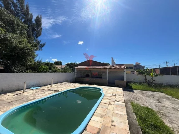Imagem Casa em Iguaba Grande com 3 Quartos com Piscina por apenas R$ 380.000