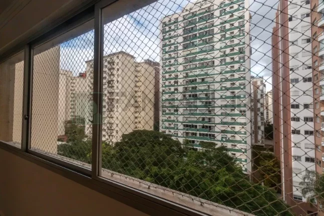 Imagem Imperdível: Apartamento para locação no Itaim Bibi, São Paulo-SP! 3 quartos, 1 suíte, 3 salas, 2 banheiros, 2 vagas de garagem e 160m² de área. Venha conferir!