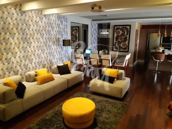 Imagem Apartamento impecável em andar alto