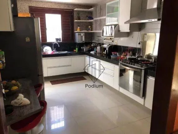 Imagem Casa de 1º andar com piscina nas proximidades de restaurantes e supermercado no Manaíra - CA0172