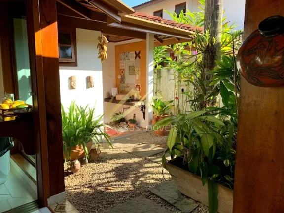 Imagem LINDA CASA EM CONDOMINIO FECHADO, MUITAS VEGETAÇÕES E UM ESPAÇO ENCANTADO