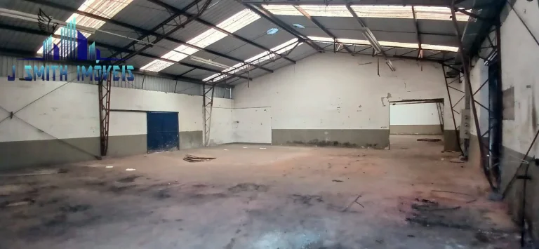 Imagem TERRENO COM GALPÕES Á VENDA - A.T. 7.430m² . AC. 2.816m² (5 galpões+adm)