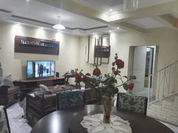 Imagem Sobrado com 3 dormitórios à venda, 197 m² por R$ 650.000,00 - Vila Oceania - Poá/SP