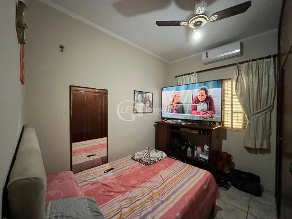 Imagem Linda casa de esquina - 4 quartos