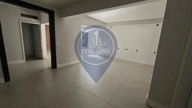 Imagem Excelente Casa Comercial para Locação em Indianópolis, São Paulo-SP: 1 Banheiro, 4 Vagas de Garagem, 300m² de Área.