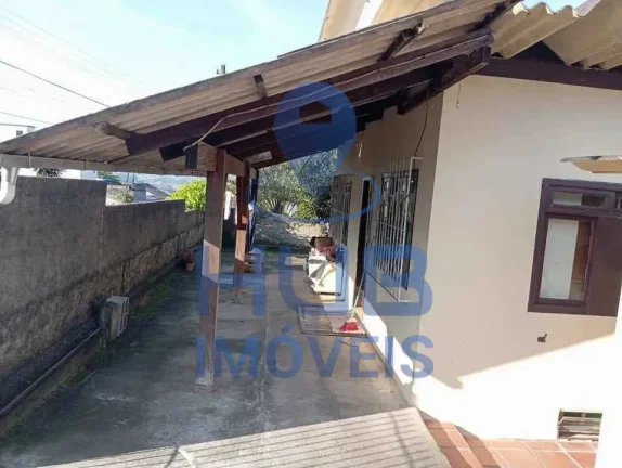Casa mista com 4 dormitórios, em ótima localização no Bairro Agrícola em Blumenal/SC