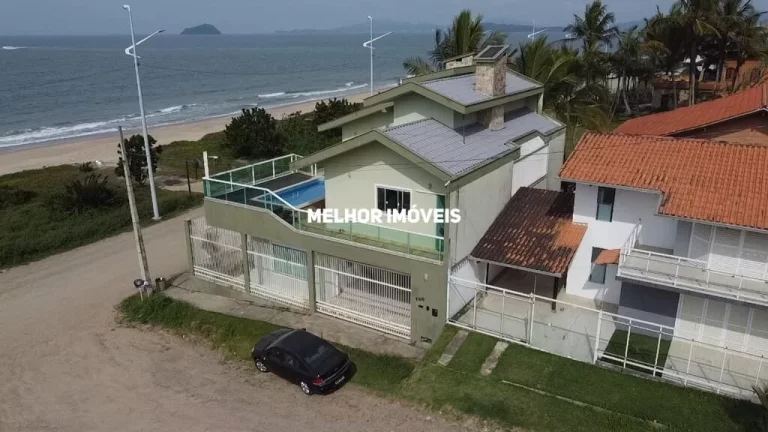 Imagem Casa Frente Mar á venda com 5 dormitórios sendo 1 suíte com vista mar em Balneário Piçarras
