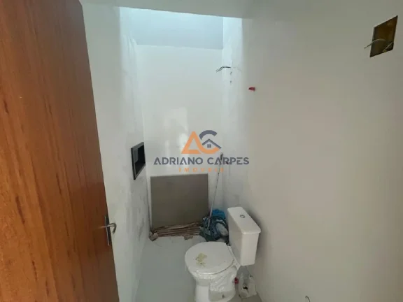 Imagem Casa Geminada - 2 dormitórios, sendo 1 suíte e uma vaga de garagem. Localizado no bairro Itajuba - Barra Velha - Adriano Carpes Imóveis vende