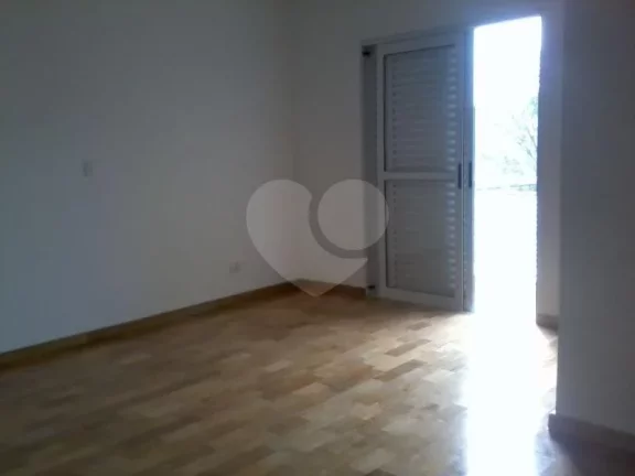 Imagem Sobrado à venda com 3 quartos, sendo 3 suítes, em Vila Sônia, São Paulo - SP