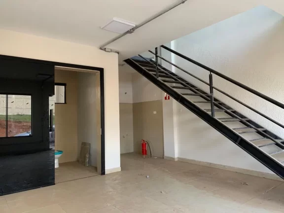 Imagem Barracão: Área do Terreno: 820,00 m² Área Construída 820 m² - Com recepção; 02 sala; 06 banh...