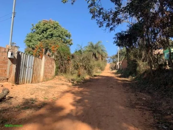Imagem EXCELENTE LOTE DE 360M², COM ÁGUA E LUZ !