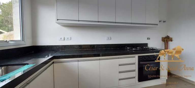 Imagem Casa com 350m² no Alto no Capivari em Campos do Jordão/SP