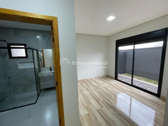 Imagem Lindo sobrado com 4 suítes (uma térrea acessível e uma master com closet e sacada), total de 6 ba...