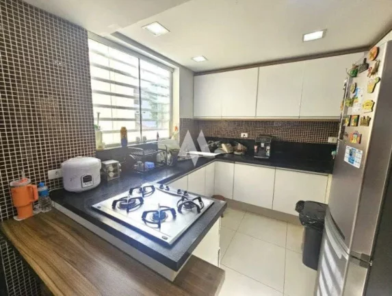 Imagem Sobrado com 3 quartos à venda, 170m² - Encruzilhada/Santos