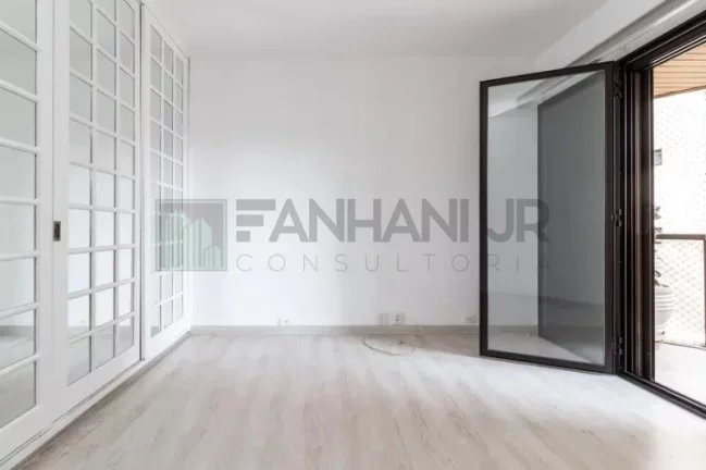 Imagem Venha conhecer este incrível apartamento com 3 quartos e 4 banheiros para alugar, com 225m² de pura sofisticação e conforto! Recentemente reformado,