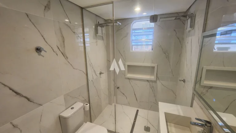 Imagem Apartamento em Ponta da Praia, Totalmente Reformado, 2 dormitórios, , 1 vaga, Santos/SP