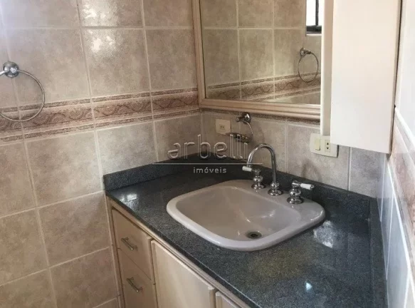 Imagem Sobrado residencial de alto padrão com 408 metros quadrados de área útil em terreno de 477 metros...