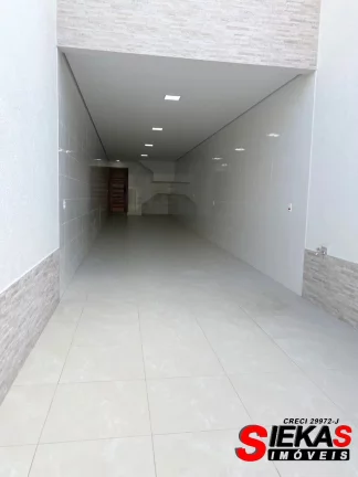 Imagem Imperdível oportunidade de adquirir uma casa de luxo em São Paulo-SP, na Vila Salete! 3 quartos, 3 suítes, 2 salas, 4 banheiros, 4 vagas de garagem e 200m² de área.