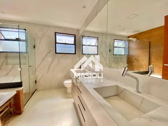 Imagem Casa novinha com 4 suítes