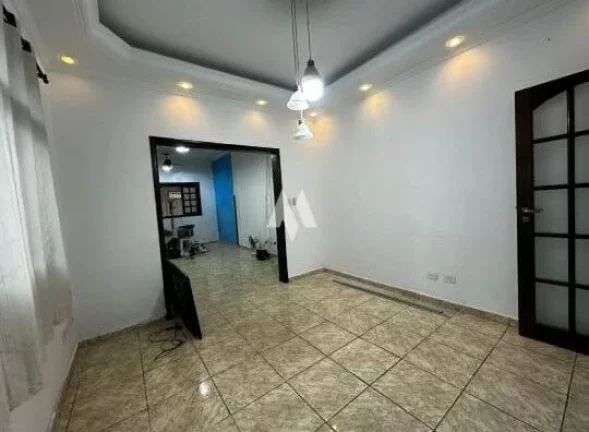 Imagem Casa Isolada à Venda com 3 Dormitórios e Piscina no Bairro Bom Retiro em Santos/SP