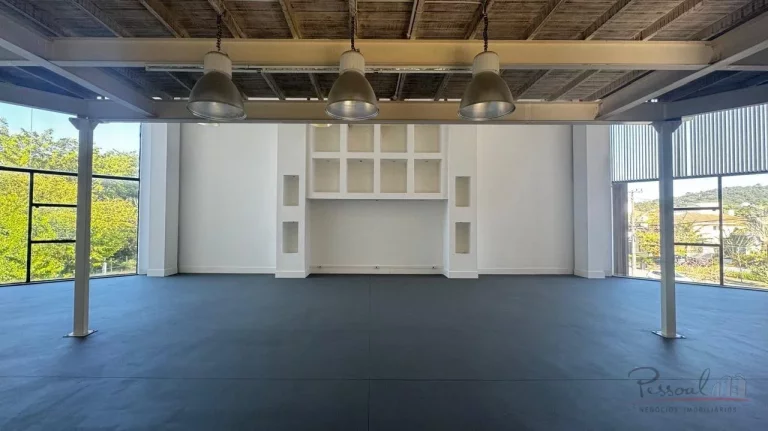 Imagem Sala comercial à venda na SC-401, Florianópolis, com *250 m² de área privativa. O imóvel é ide...