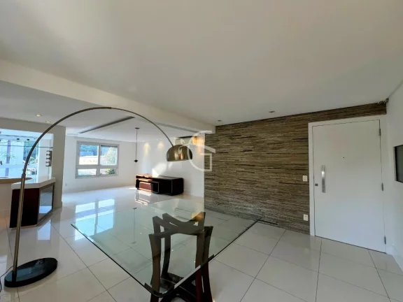 Imagem EXCELENTE APARTAMENTO NO ATIRADORES COM 3 SUÍTES E 3 VAGAS DE GARAGEM