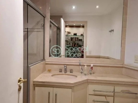 Imagem Ótimo apartamento em Higienópolis com 312m² de área privativa, 4 suítes e 4 vagas na garagem. E...