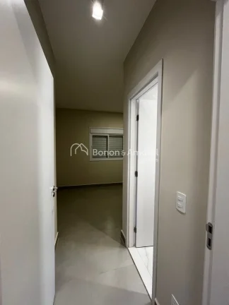 Imagem Apartamento em andar alto, sol da manhã, vista livre e 2 vagas cobertas de garagem.

Condomínio em...