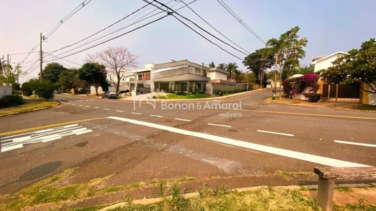 Imagem Oportunidade Única: Terreno de Esquina em Loteamento Fechado.

Apresentamos um terreno excepcional,...