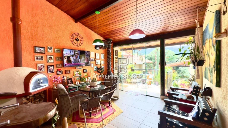 Imagem Casa à venda, 178 m² por R$ 760.000,00 - Vargem Grande - Teresópolis/RJ
