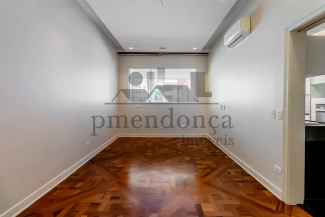 Imagem Apartamento impecável em Higienópolis, com 04 quartos (2 suítes ) e 3 vagas, 452m²