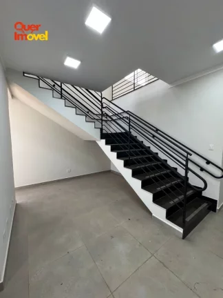 Imagem Galpão Comercial de Alto Padrão em Ribeirão Preto-SP, Recreio Anhangüera! 3 banheiros, 1.240m² de área. Locação já! Quer Imóvel Negócios Imobiliários!