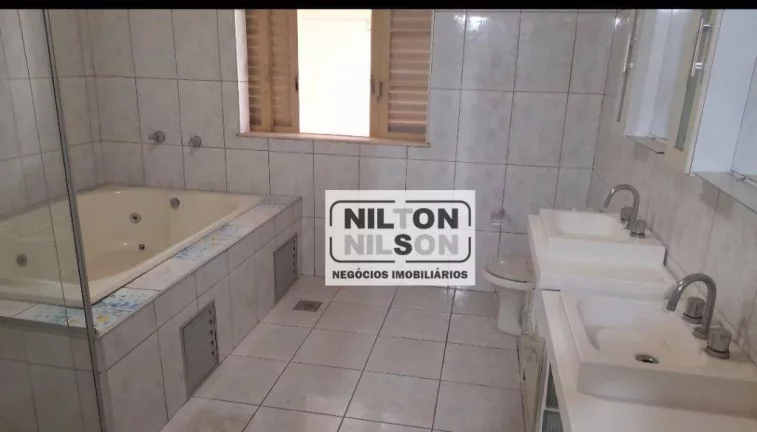 Imagem Casa com 3 dormitórios para alugar, 190 m² por R$ 3.200,00/mês - Castelo - Campinas/SP