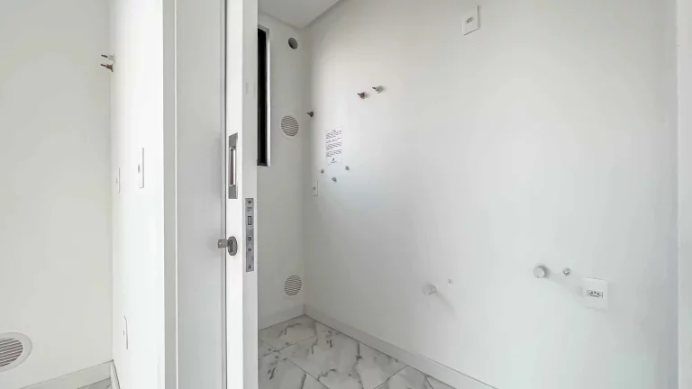 Imagem Apartamento com vista panorâmica com 2 suítes e 2 vagas de garagem em Balneário Perequê/SC