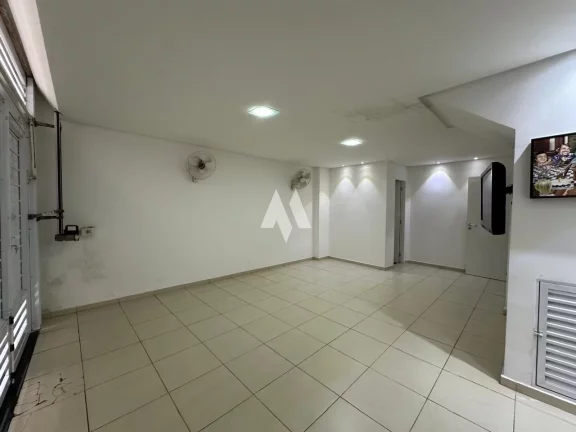 Imagem Casa em Villaggio no Marapé com 2 suítes e piscina.