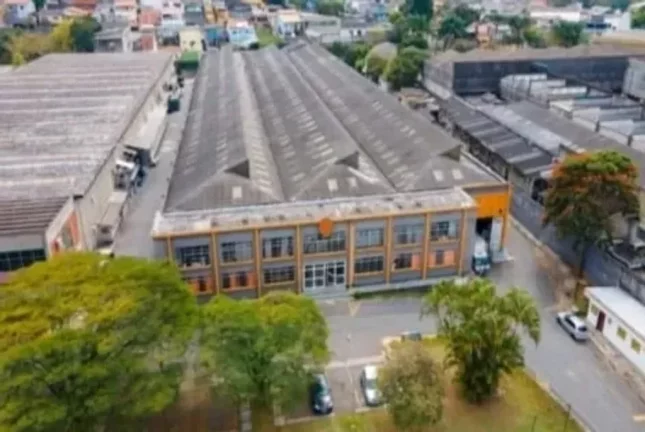 Imagem Galpão Industrial de Alto Padrão para Locação em Guarulhos-SP, Centro: 10 banheiros, 15 vagas de garagem, 8.086,75 m² de área