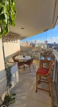 Imagem Apartamento com 160 m² de área privativa, possui 3 dormitórios, sendo 3 suítes com armários e v...