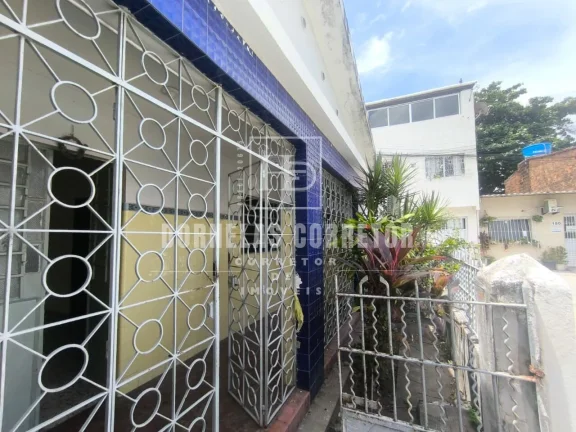 Imagem Casa à Venda no Cabanga - Bem Localizada, Arejada e com Aceite de Veículo