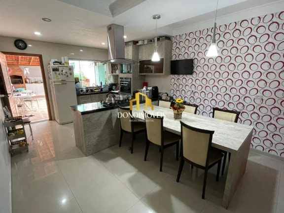 Imagem Excelente casa de 250 m² com acabamento moderno, lazer e localização estratégica