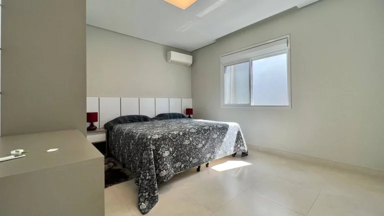 Imagem Casa Moderna e decorada à Venda na Riviera - Módulo 28