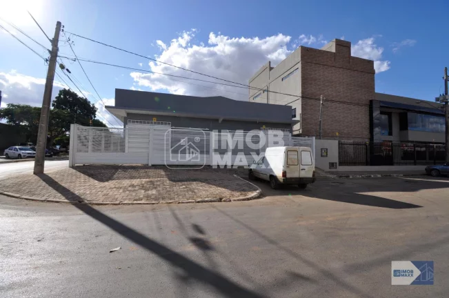 Imagem Prédio inteiro com 02 lojas em Samambaia Sul por R$ 850k