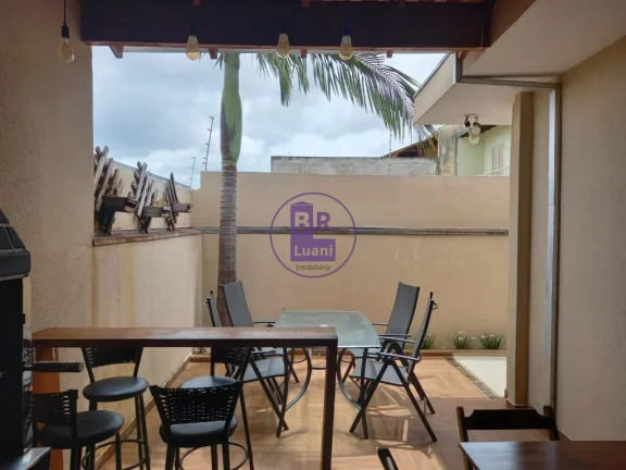 Imagem Conforto, Estilo e Localização: A Casa Ideal para Sua Família