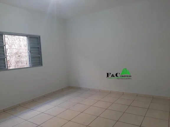 Imagem Casa para Venda em Leme, Jardim Serelepe, 2 dormitórios, 1 banheiro, 2 vagas