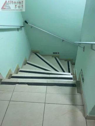 Imagem Apartamento à venda em Praia Grande-SP, bairro Tupi: 1 quarto, 1 sala, 1 banheiro, 60m² de área. Confira!