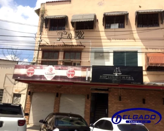 DELGADO aluga SALA COMERCIAL com aproximadamente 60 m² EM FRENTE A PRAÇA DE ITABORAI-RJ.