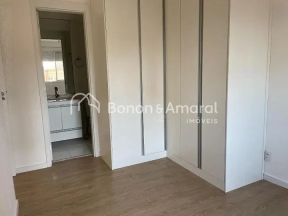 Imagem Apartamento em andar alto, com vista livre e sol da manhã

Em rua tranquila, o Condomínio Invite T...